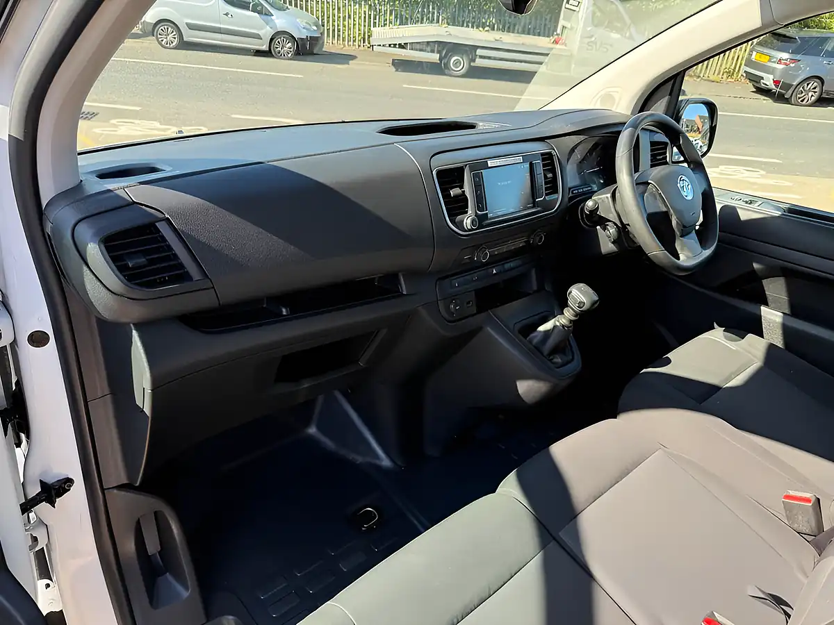Used 2023 Vauxhall Vivaro Pro White - Interior and Exterior details 16