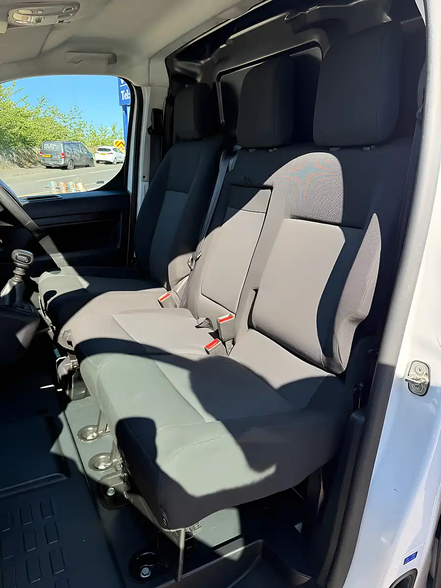 Used 2023 Vauxhall Vivaro Pro White - Interior and Exterior details 17