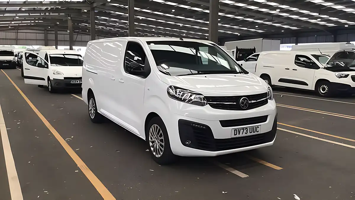 Used 2023 Vauxhall Vivaro Pro White - Front View
