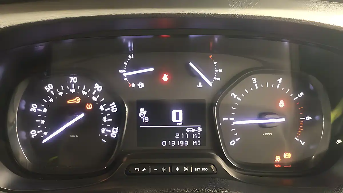 Used 2023 Vauxhall Vivaro Pro White - Interior and Exterior details 10