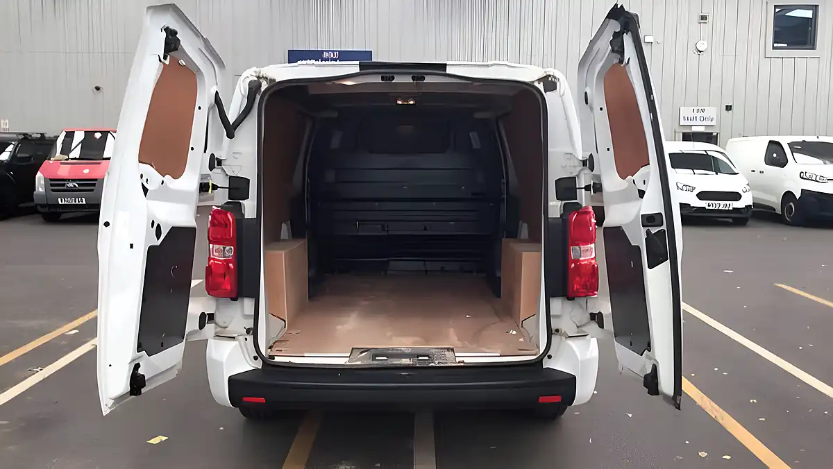 Used 2023 Vauxhall Vivaro Pro White - Interior and Exterior details 7