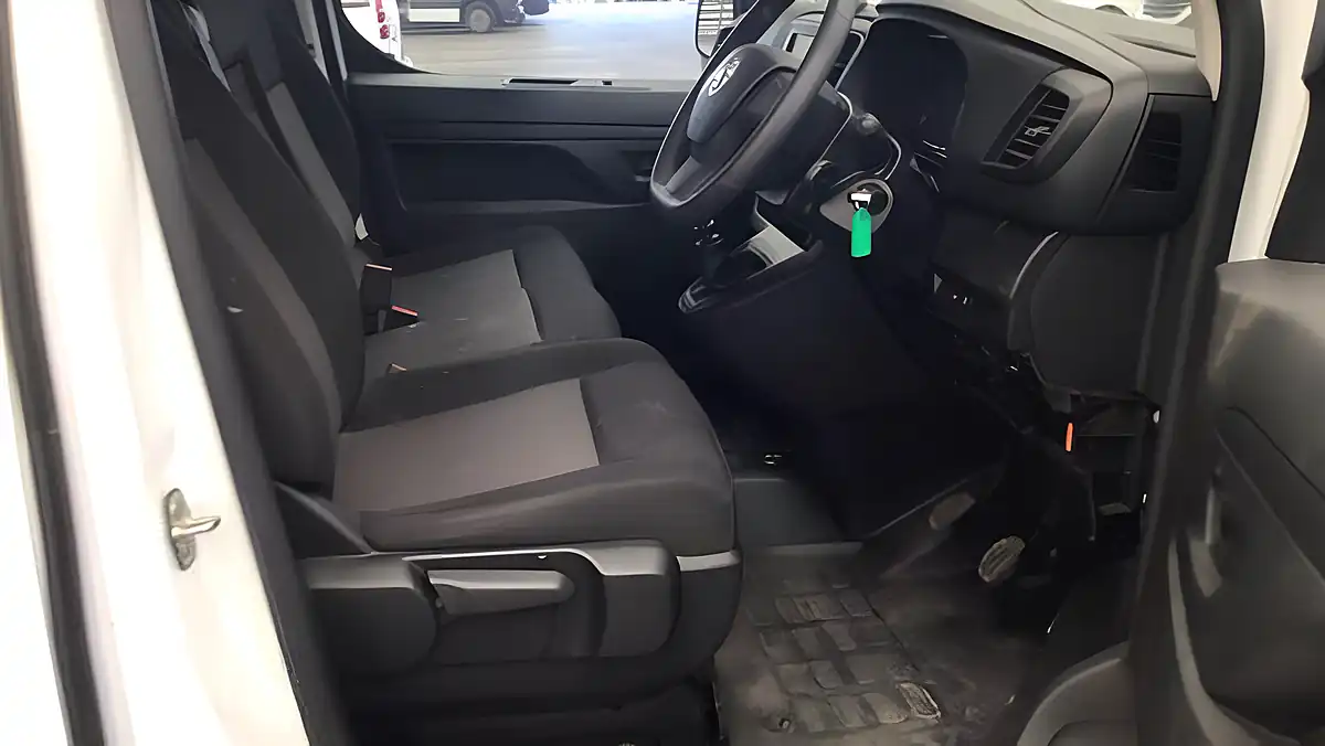 Used 2023 Vauxhall Vivaro Pro White - Interior and Exterior details 9
