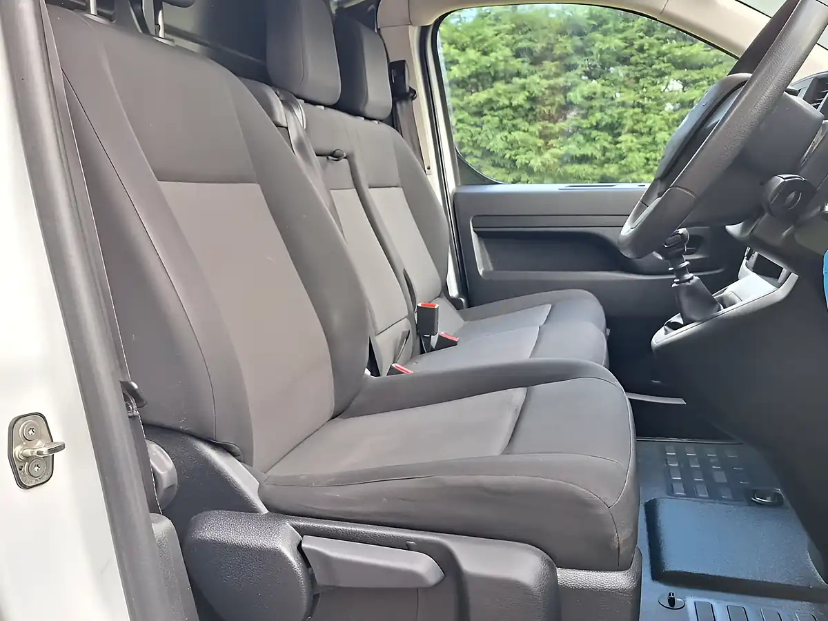 Used 2023 Vauxhall Vivaro Pro White - Interior and Exterior details 12