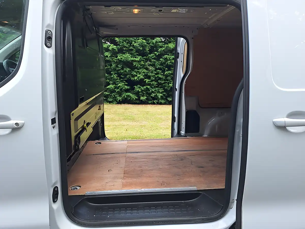 Used 2023 Vauxhall Vivaro Pro White - Interior and Exterior details 15