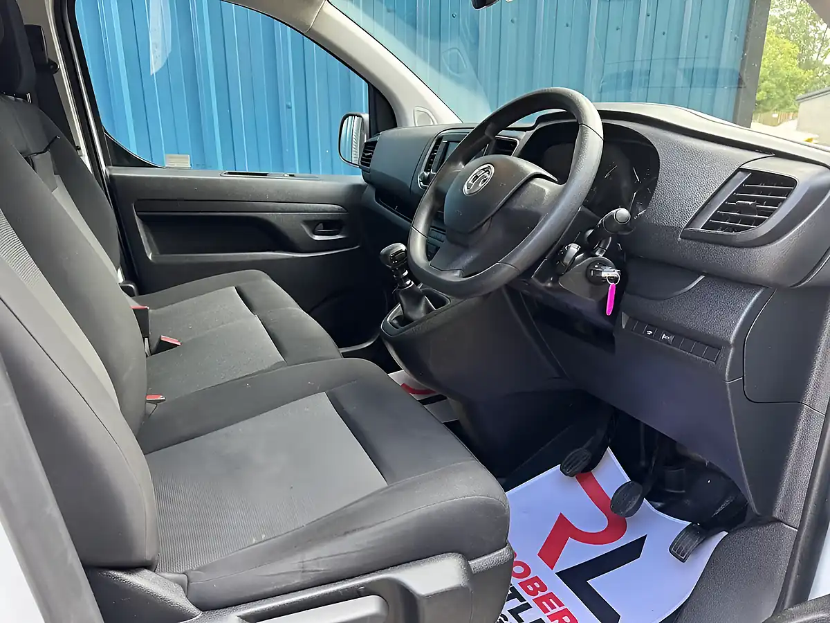 Used 2023 Vauxhall Vivaro Pro White - Interior and Exterior details 11