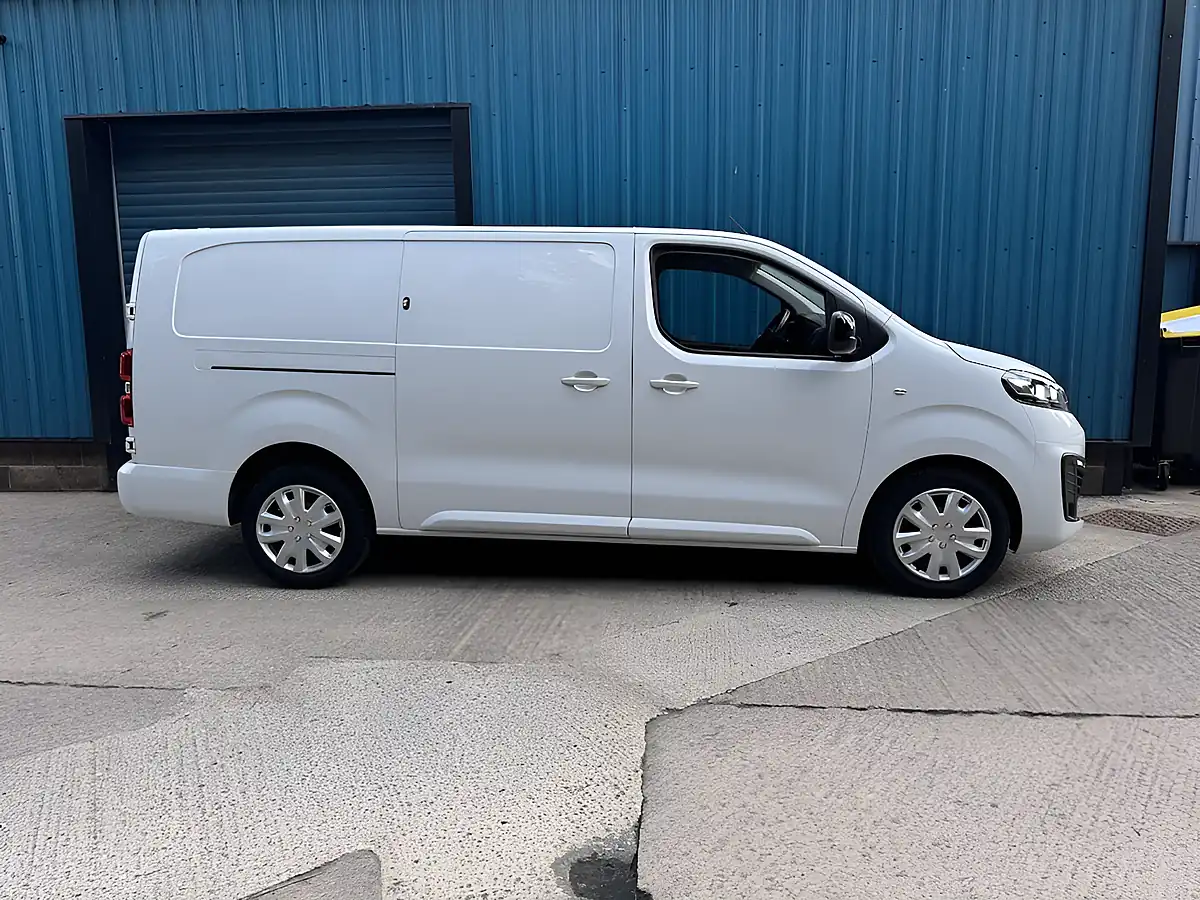 Used 2023 Vauxhall Vivaro Pro White - Interior and Exterior details 3