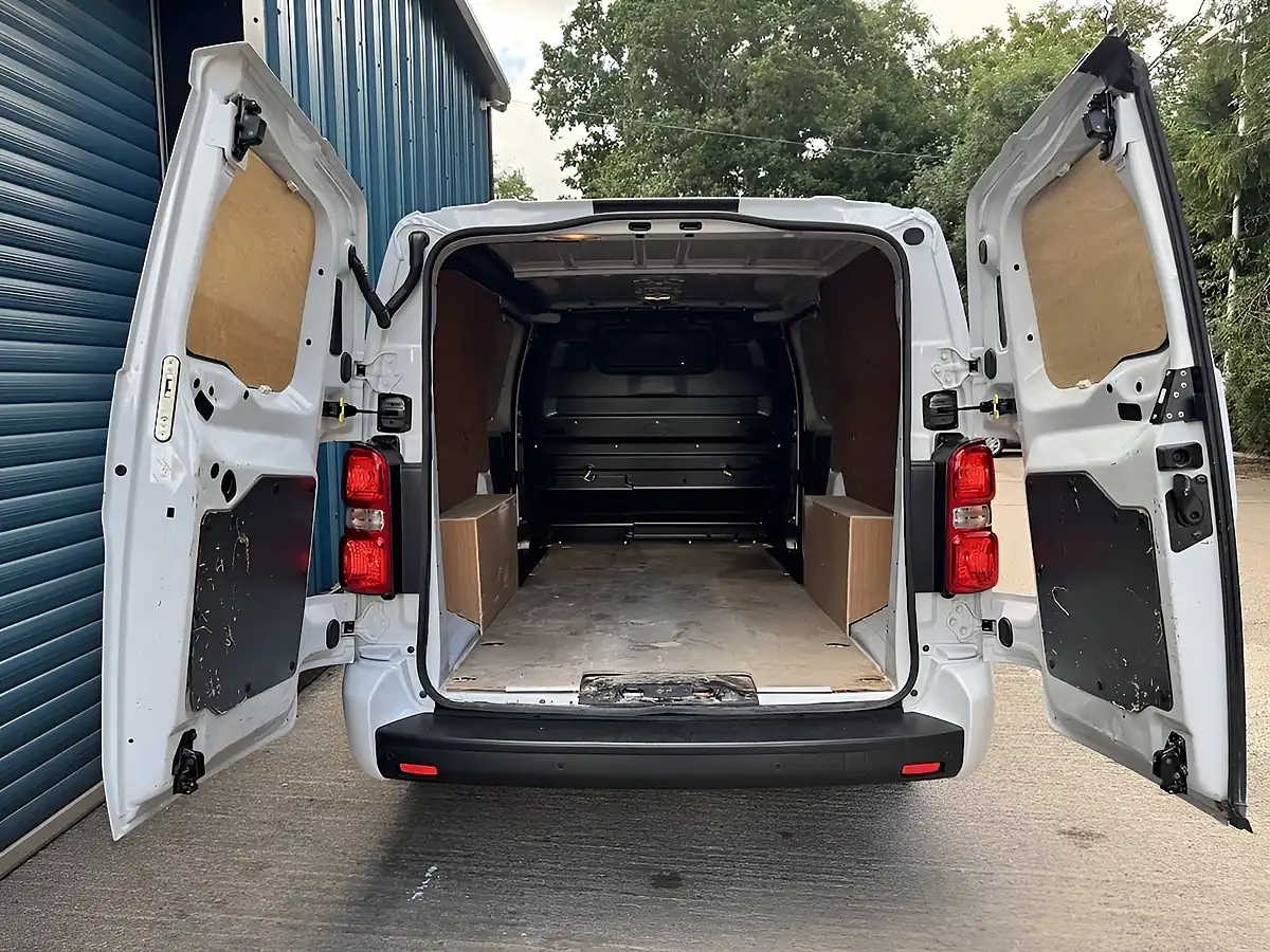 Used 2023 Vauxhall Vivaro Pro White - Interior and Exterior details 9