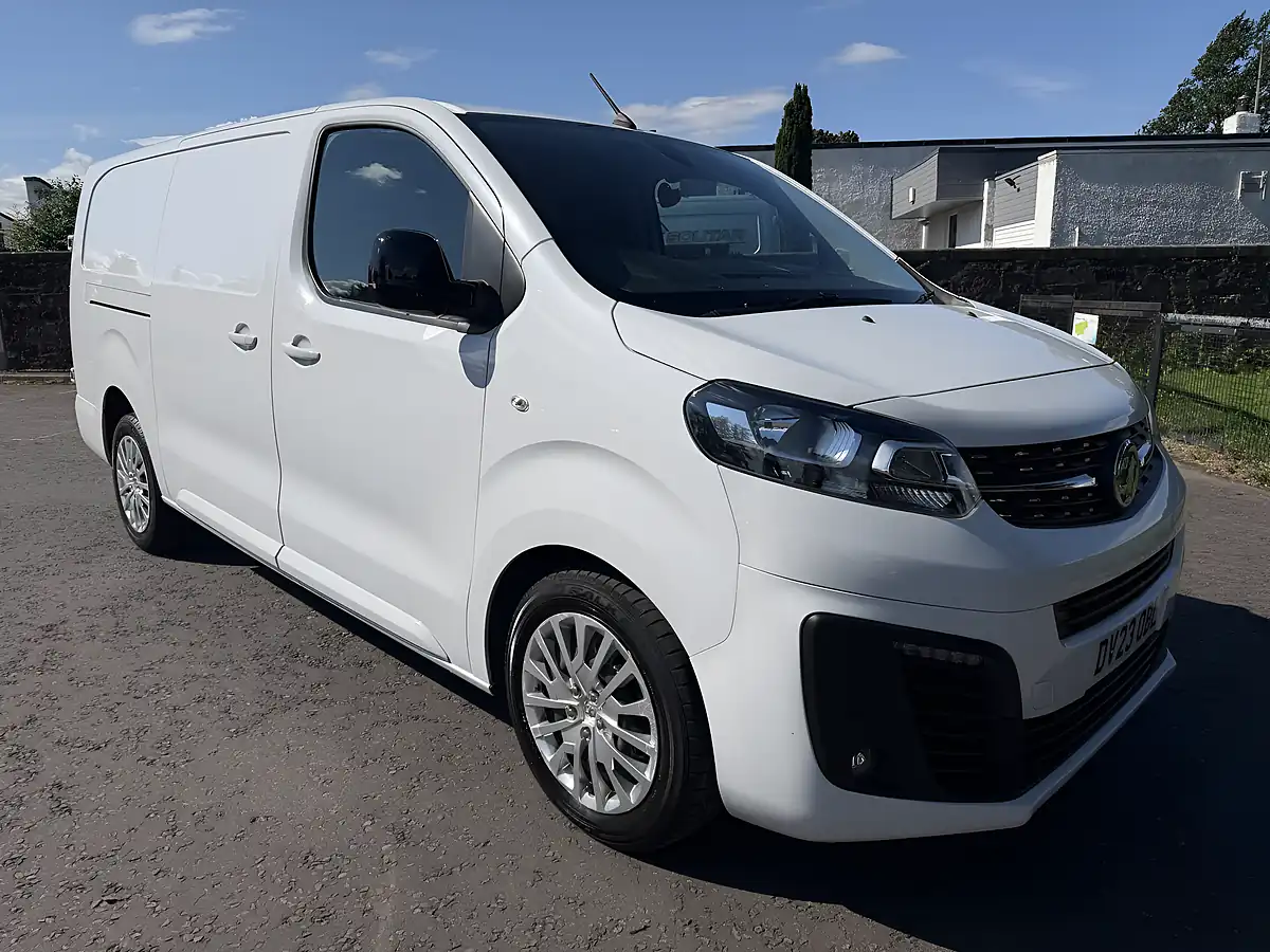 Used 2023 Vauxhall Vivaro Pro White - Front View