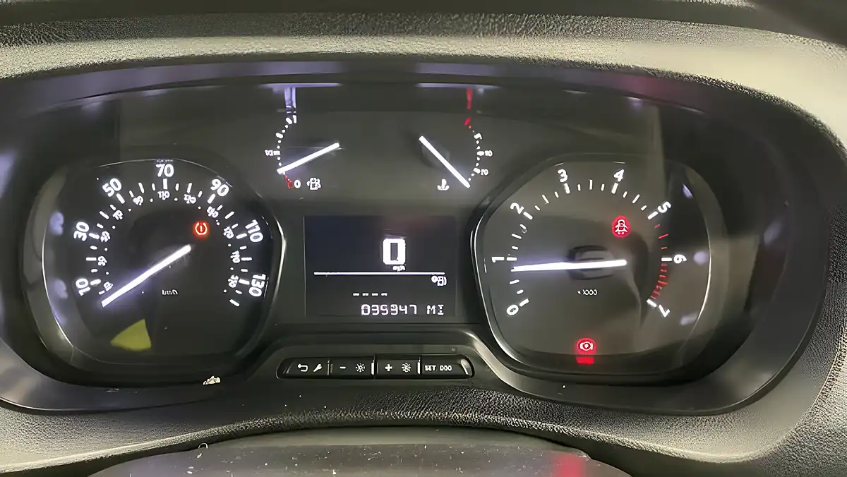 Used 2023 Vauxhall Vivaro Pro White - Interior and Exterior details 10