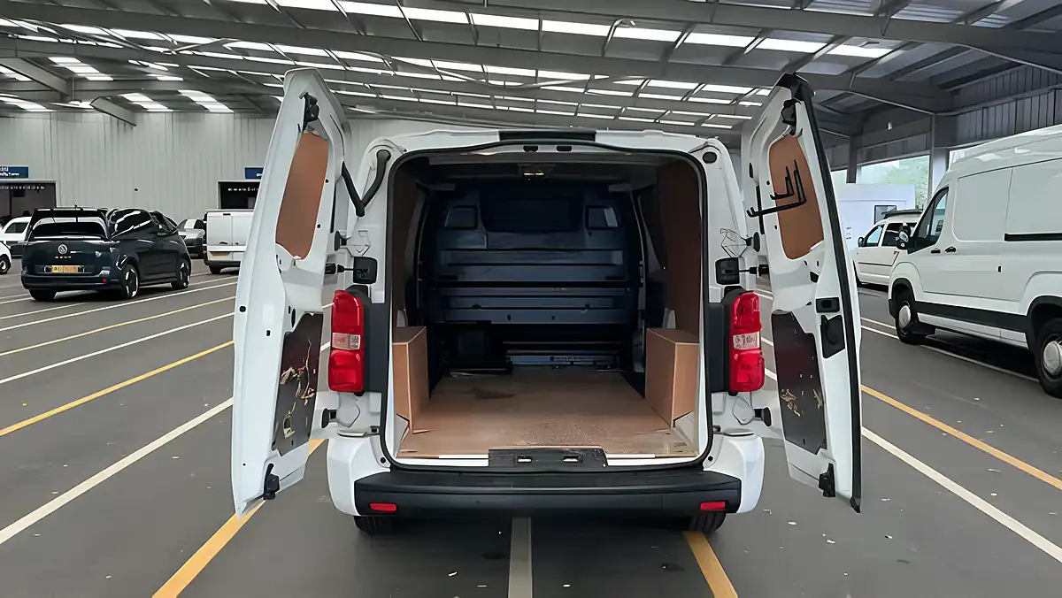 Used 2023 Vauxhall Vivaro Pro White - Interior and Exterior details 7