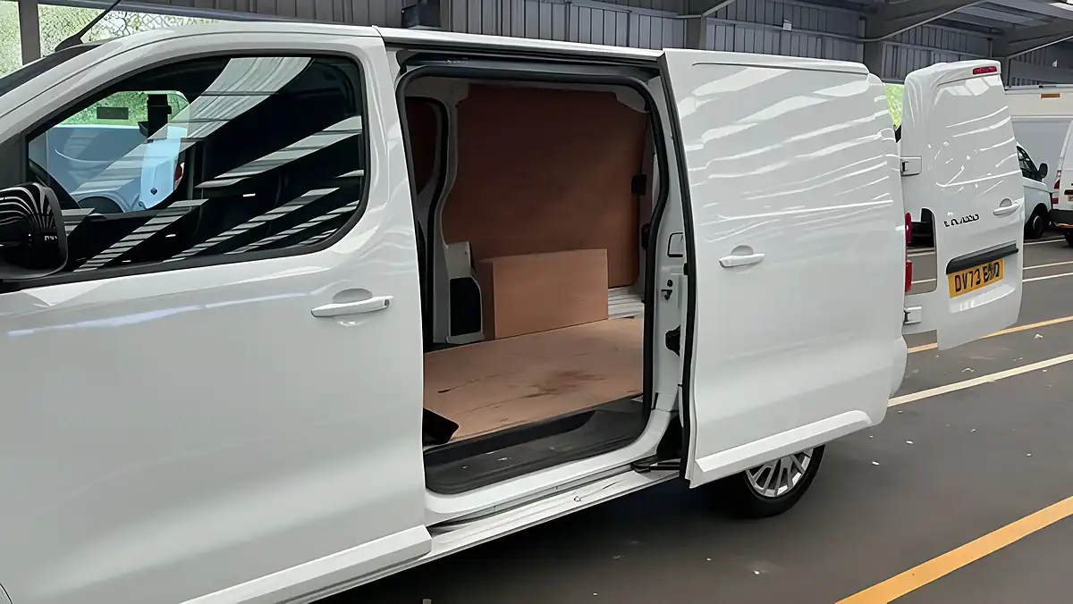 Used 2023 Vauxhall Vivaro Pro White - Interior and Exterior details 8