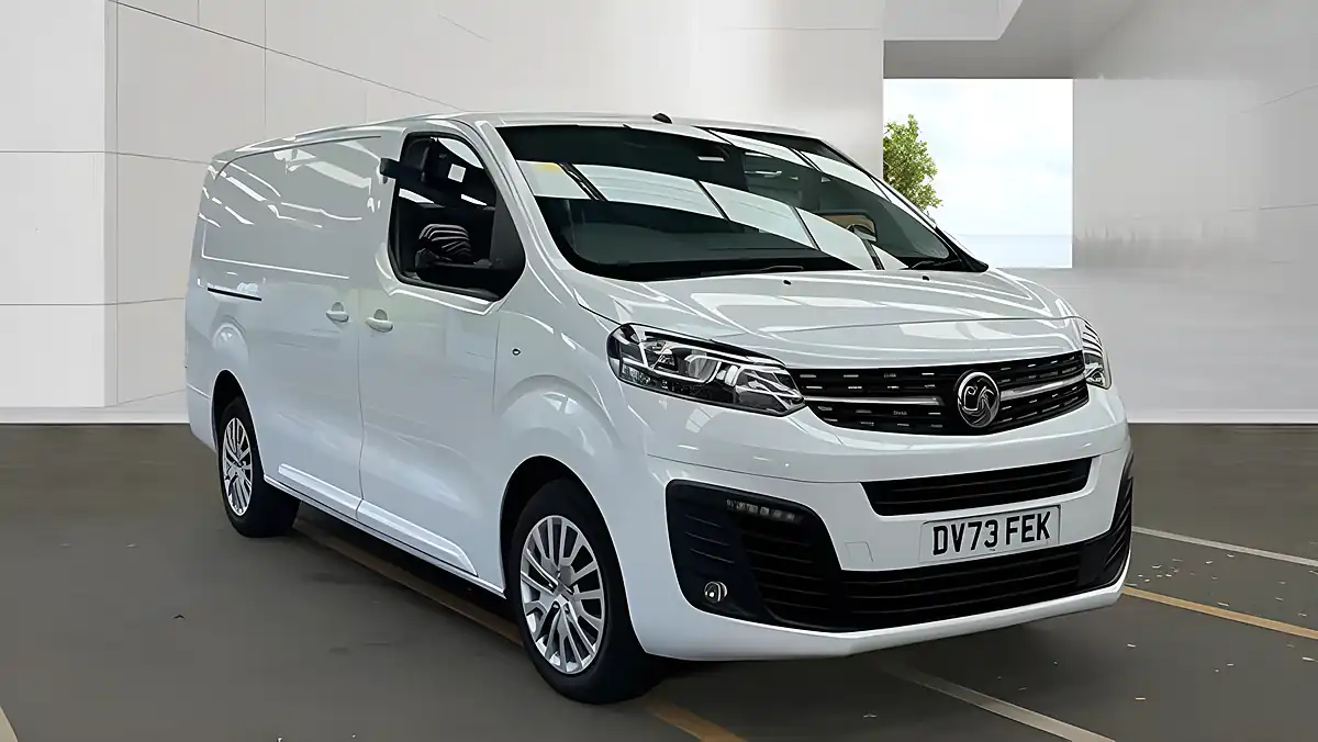 Used 2023 Vauxhall Vivaro Pro White - Front View