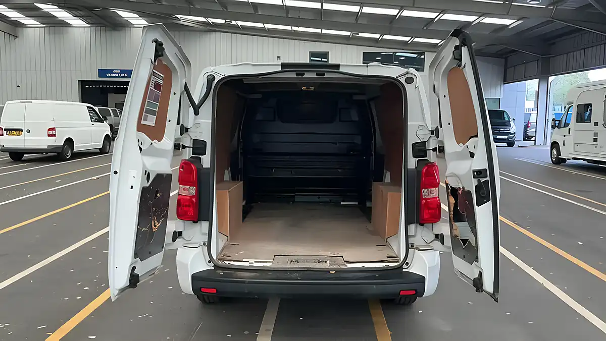 Used 2023 Vauxhall Vivaro Pro White - Interior and Exterior details 7