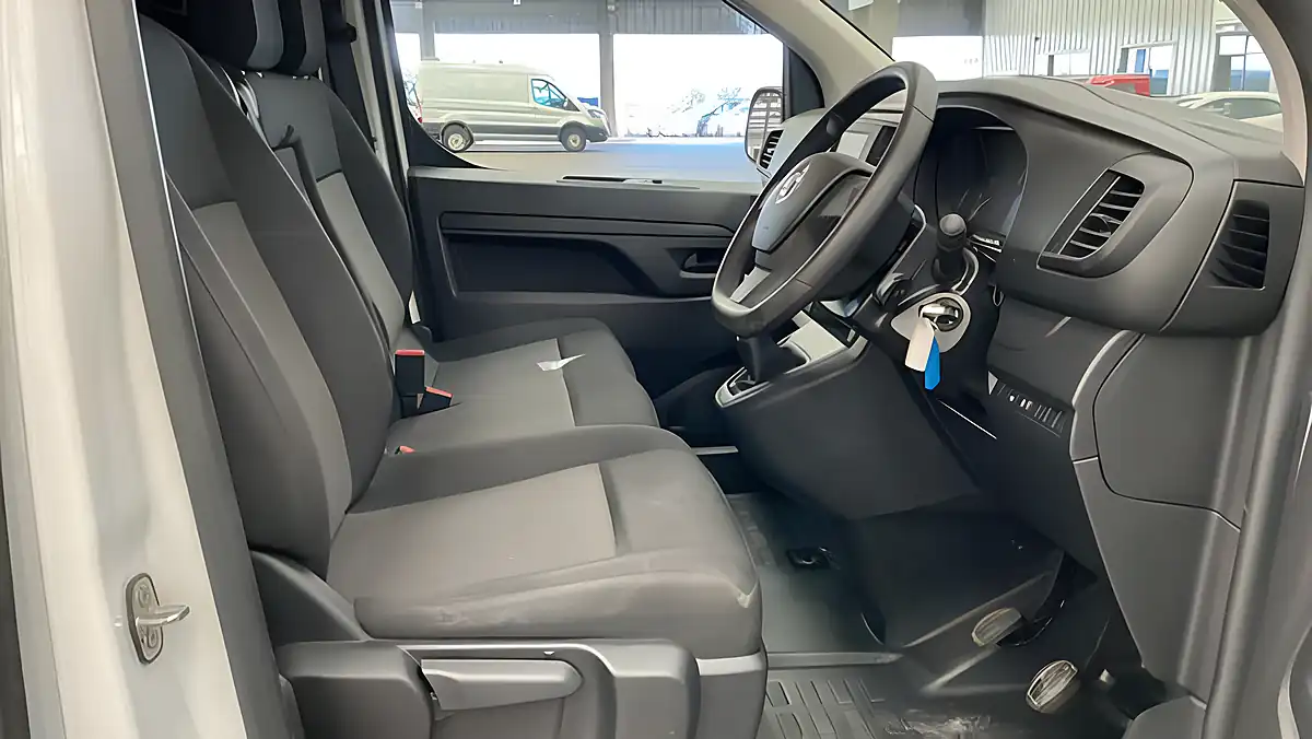 Used 2023 Vauxhall Vivaro Pro White - Interior and Exterior details 9