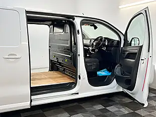 Used 2023 Vauxhall Vivaro Professional S/S Lwb White - Interior and Exterior details 10
