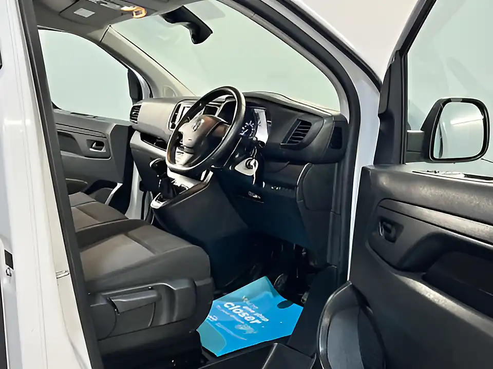 Used 2023 Vauxhall Vivaro Professional S/S Lwb White - Interior and Exterior details 11