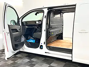 Used 2023 Vauxhall Vivaro Professional S/S Lwb White - Interior and Exterior details 15