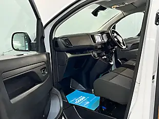 Used 2023 Vauxhall Vivaro Professional S/S Lwb White - Interior and Exterior details 16