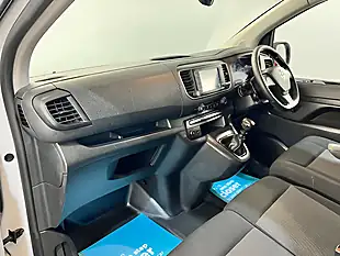 Used 2023 Vauxhall Vivaro Professional S/S Lwb White - Interior and Exterior details 17