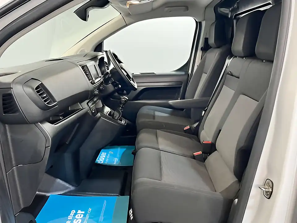 Used 2023 Vauxhall Vivaro Professional S/S Lwb White - Interior and Exterior details 18