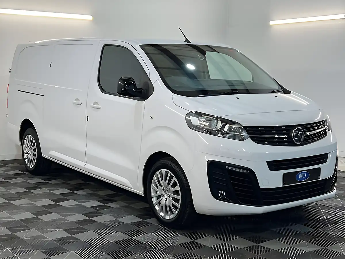 Used 2023 Vauxhall Vivaro Professional White - Front View