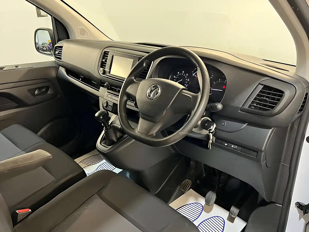 Used 2023 Vauxhall Vivaro Professional White - Interior and Exterior details 10