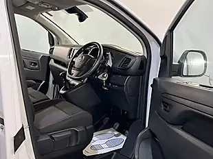 Used 2023 Vauxhall Vivaro Professional White - Interior and Exterior details 9