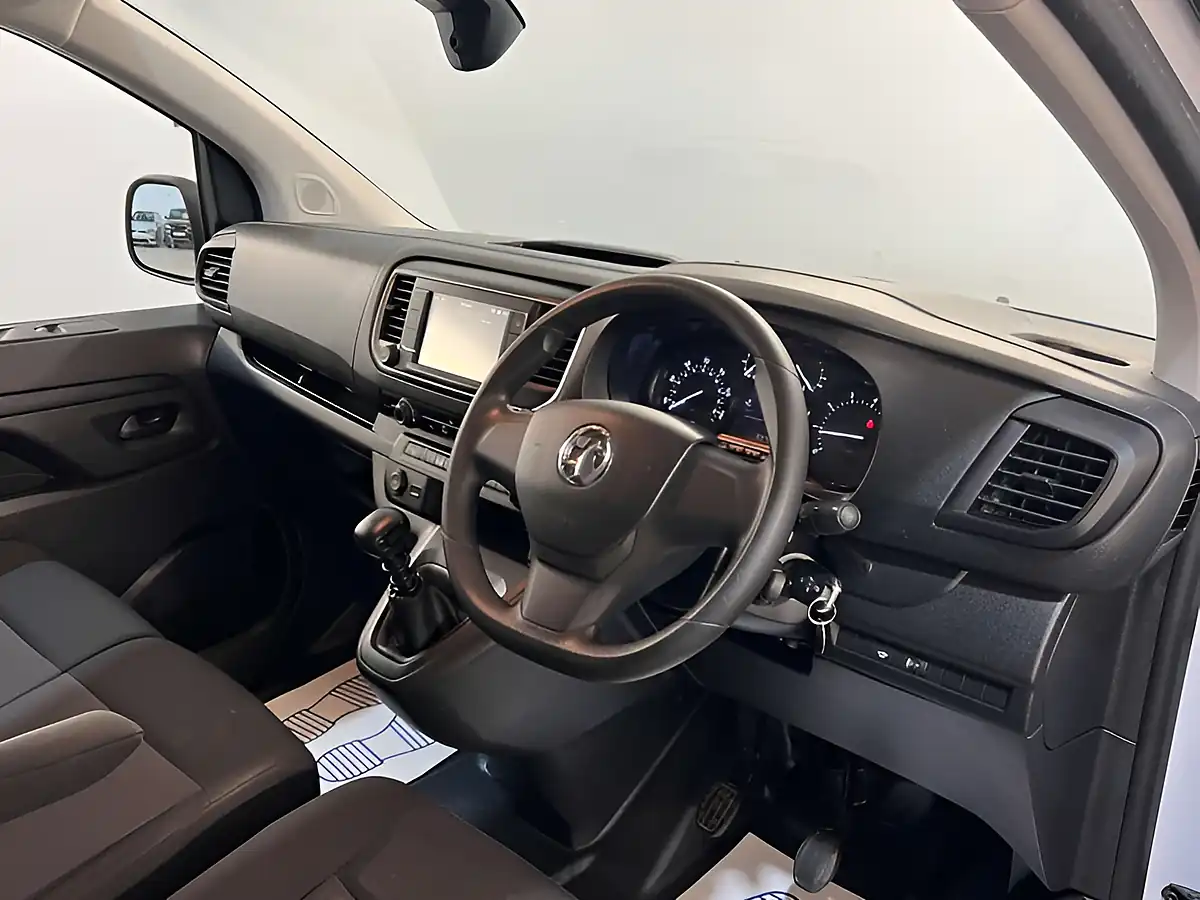 Used 2023 Vauxhall Vivaro Professional White - Interior and Exterior details 10