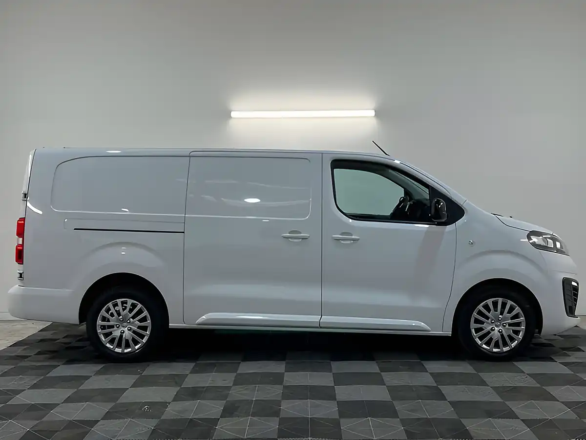 Used 2023 Vauxhall Vivaro Professional White - Interior and Exterior details 2