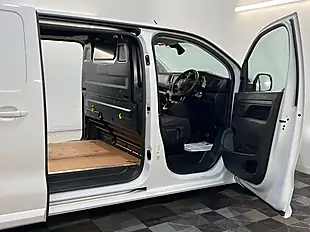 Used 2023 Vauxhall Vivaro Professional White - Interior and Exterior details 8