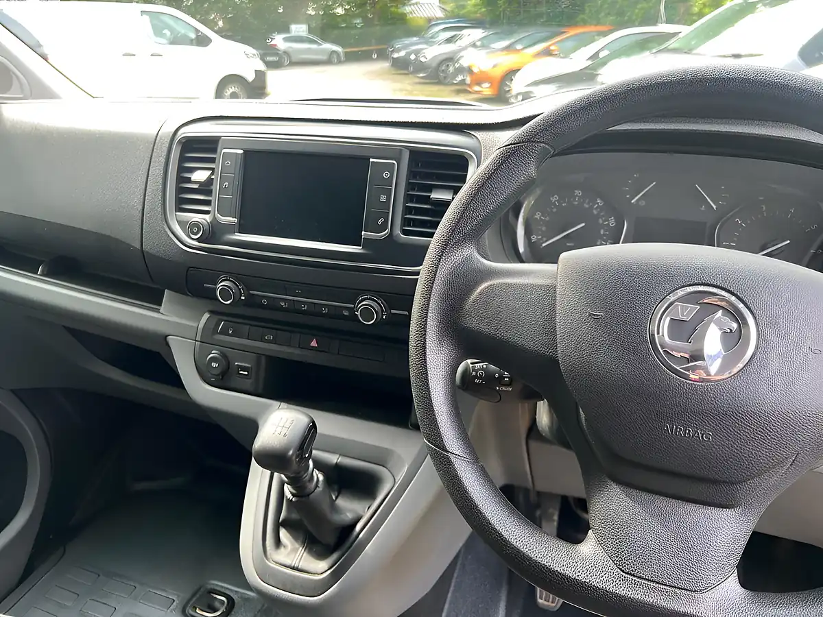Used 2023 Vauxhall Vivaro Sportive Kaolin White - Interior and Exterior details 16