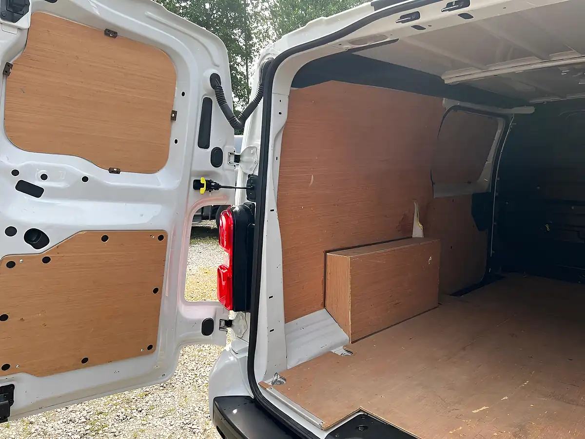 Used 2023 Vauxhall Vivaro Sportive Kaolin White - Interior and Exterior details 17