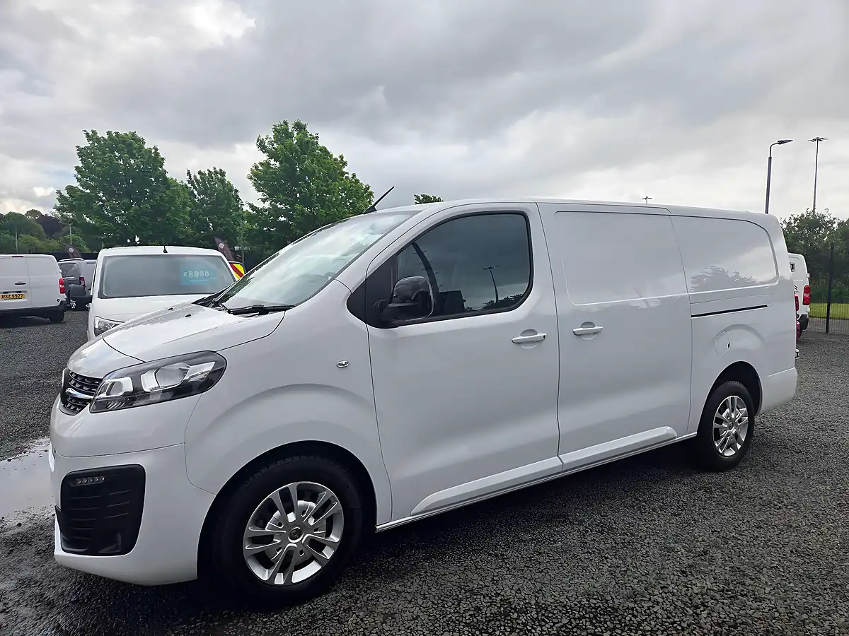 Used 2023 Vauxhall Vivaro Sportive White - Interior and Exterior details 10