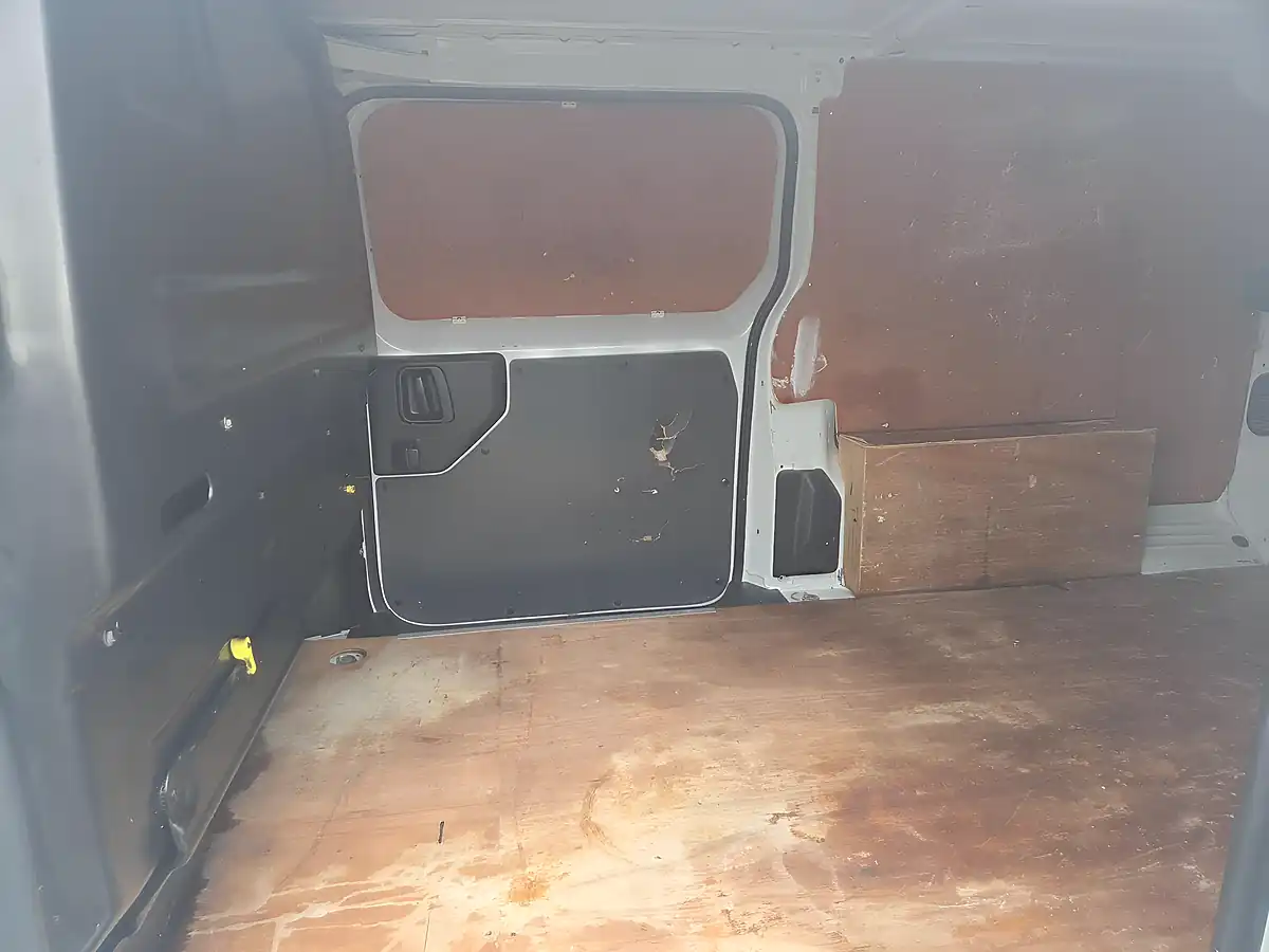 Used 2023 Vauxhall Vivaro Sportive White - Interior and Exterior details 13