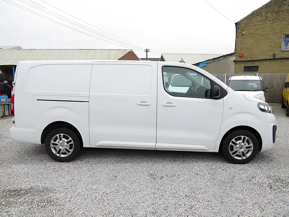 Used 2023 Vauxhall Vivaro Sportive White - Interior and Exterior details 11