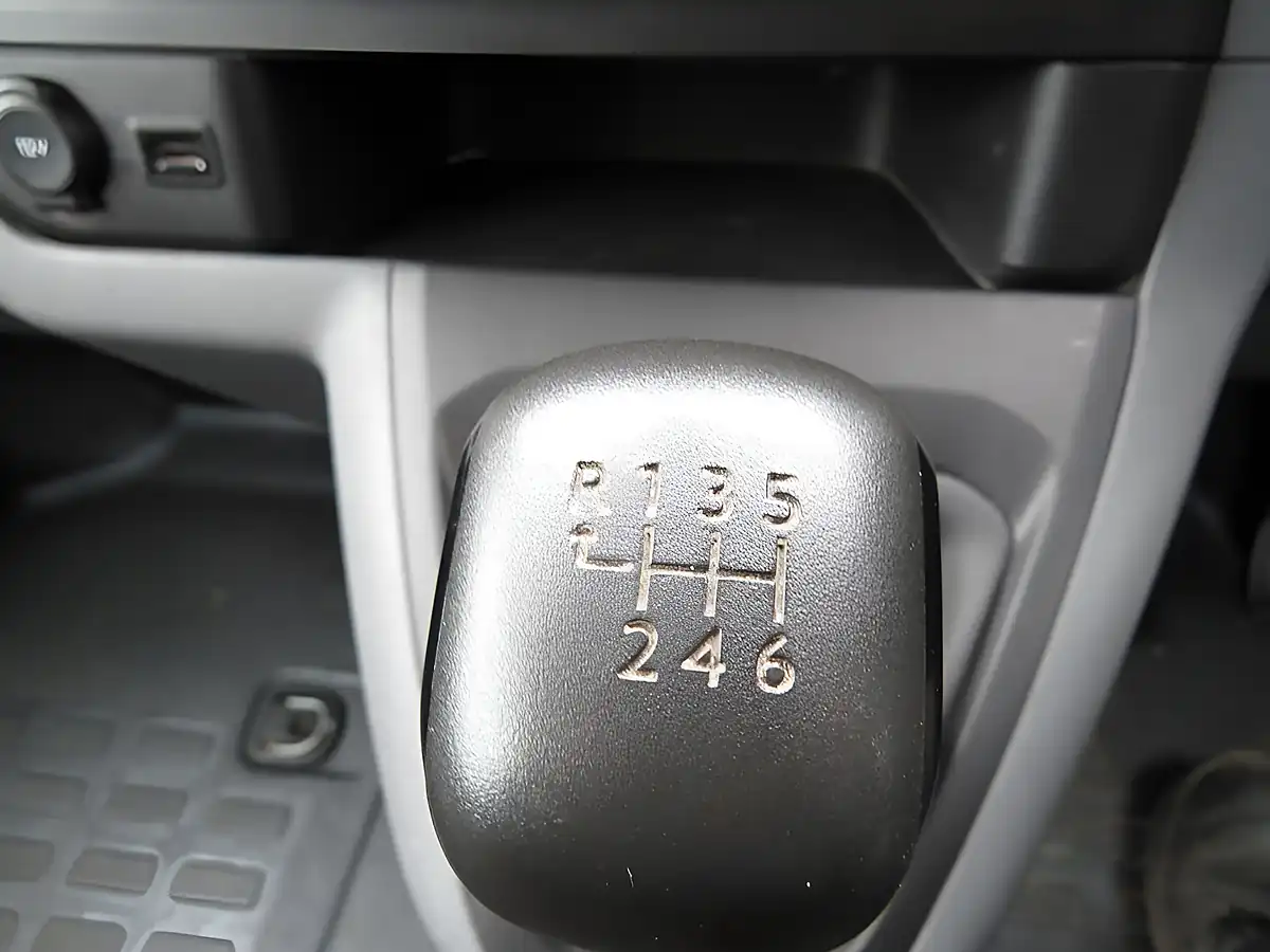 Used 2023 Vauxhall Vivaro Sportive White - Interior and Exterior details 17