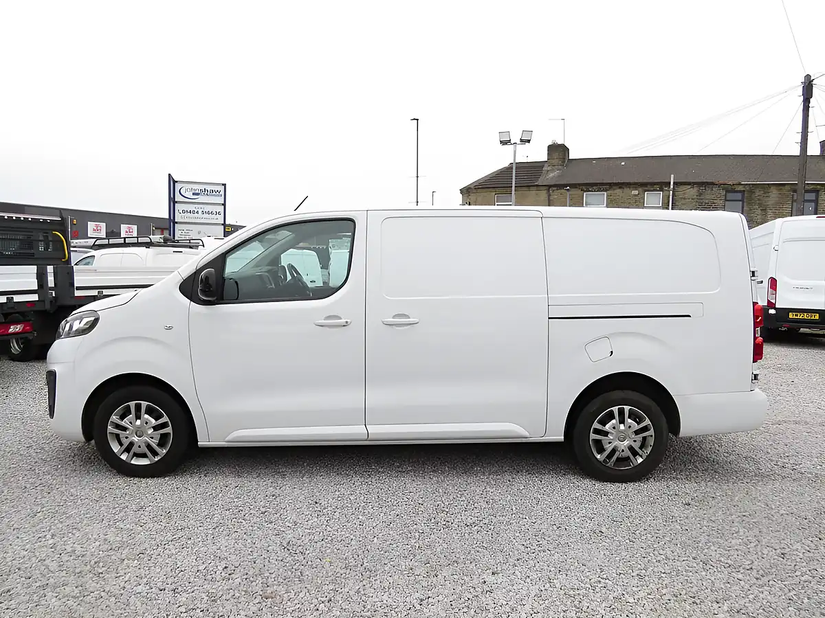 Used 2023 Vauxhall Vivaro Sportive White - Interior and Exterior details 9