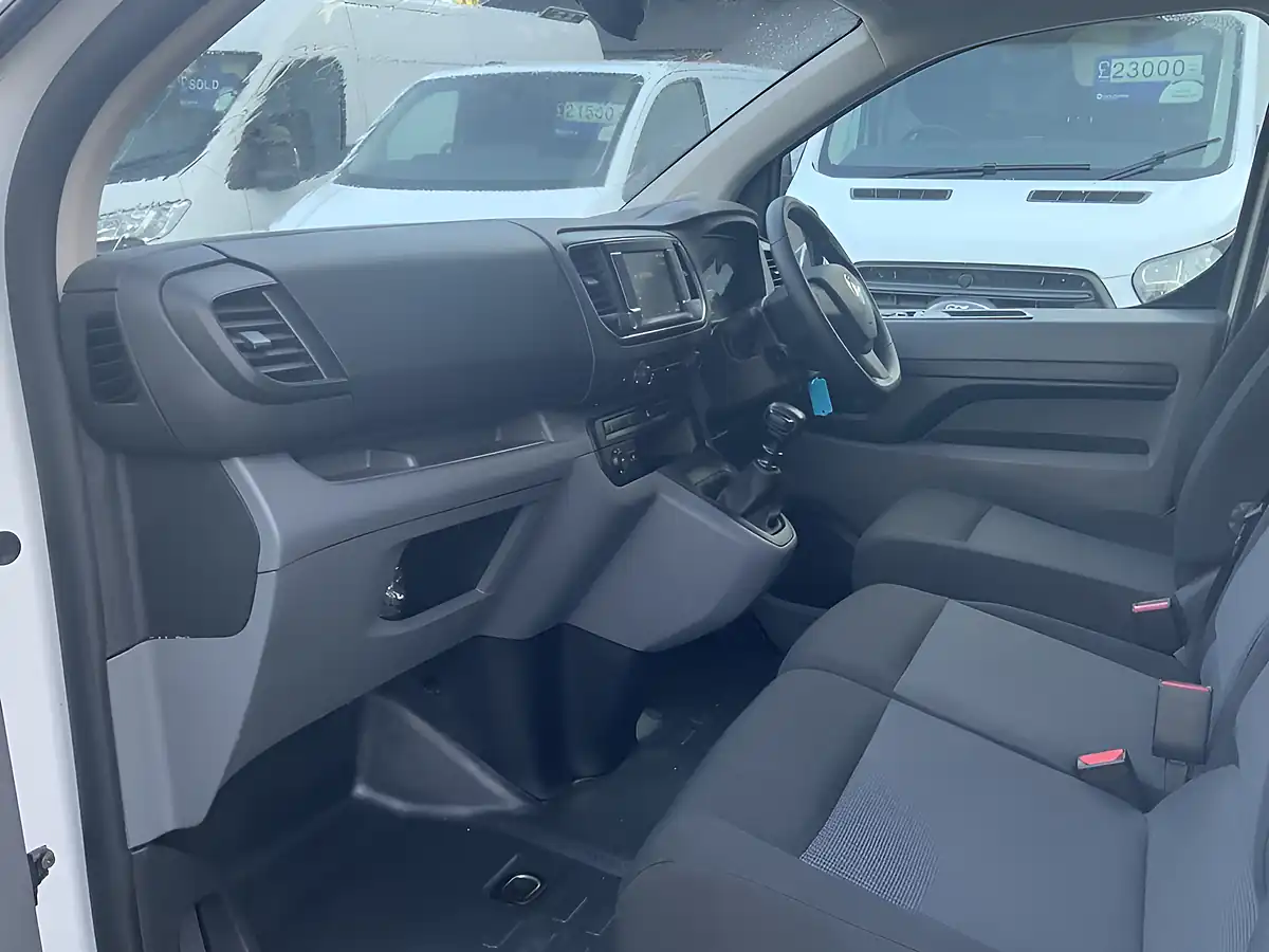 Used 2023 Vauxhall Vivaro Sportive White - Interior and Exterior details 12