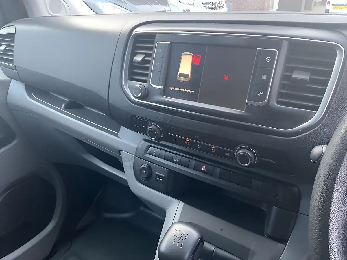 Used 2023 Vauxhall Vivaro Sportive White - Interior and Exterior details 16
