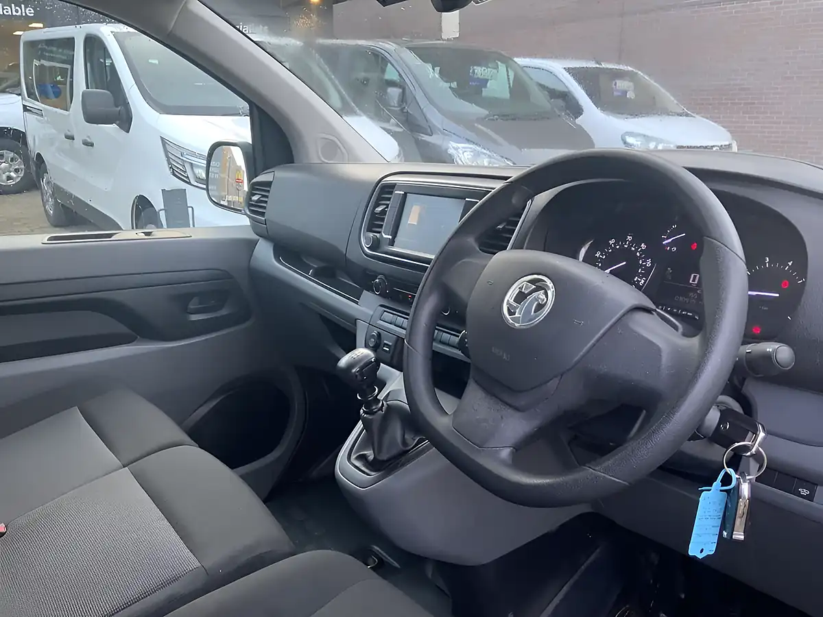 Used 2023 Vauxhall Vivaro Sportive White - Interior and Exterior details 17