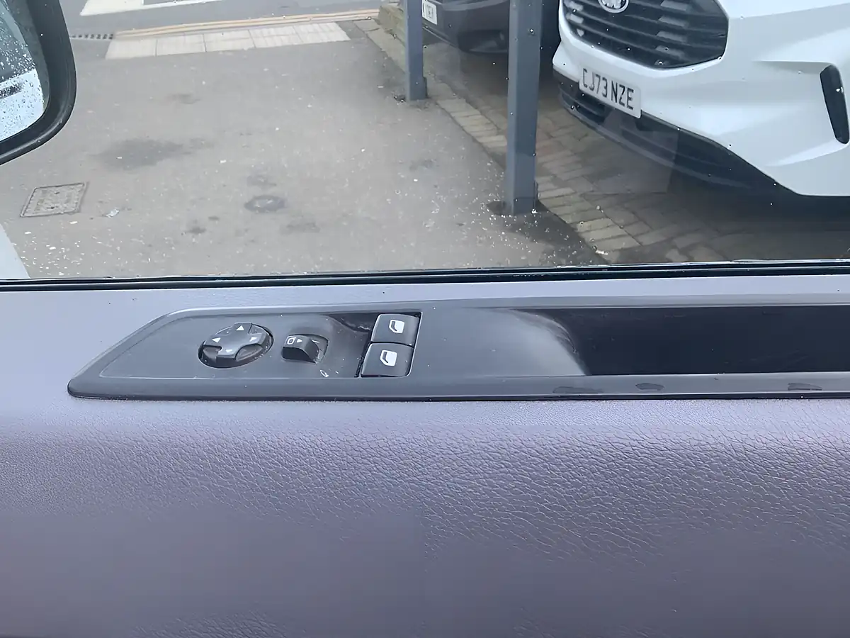 Used 2023 Vauxhall Vivaro Sportive White - Interior and Exterior details 19