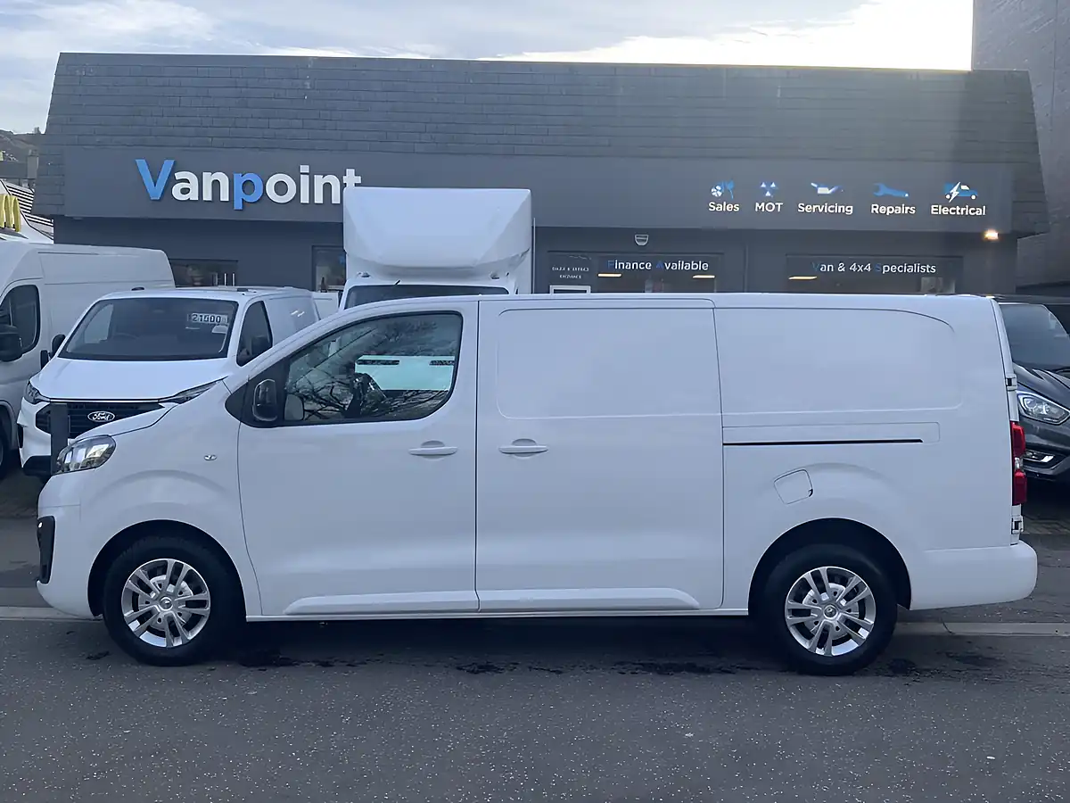 Used 2023 Vauxhall Vivaro Sportive White - Interior and Exterior details 7