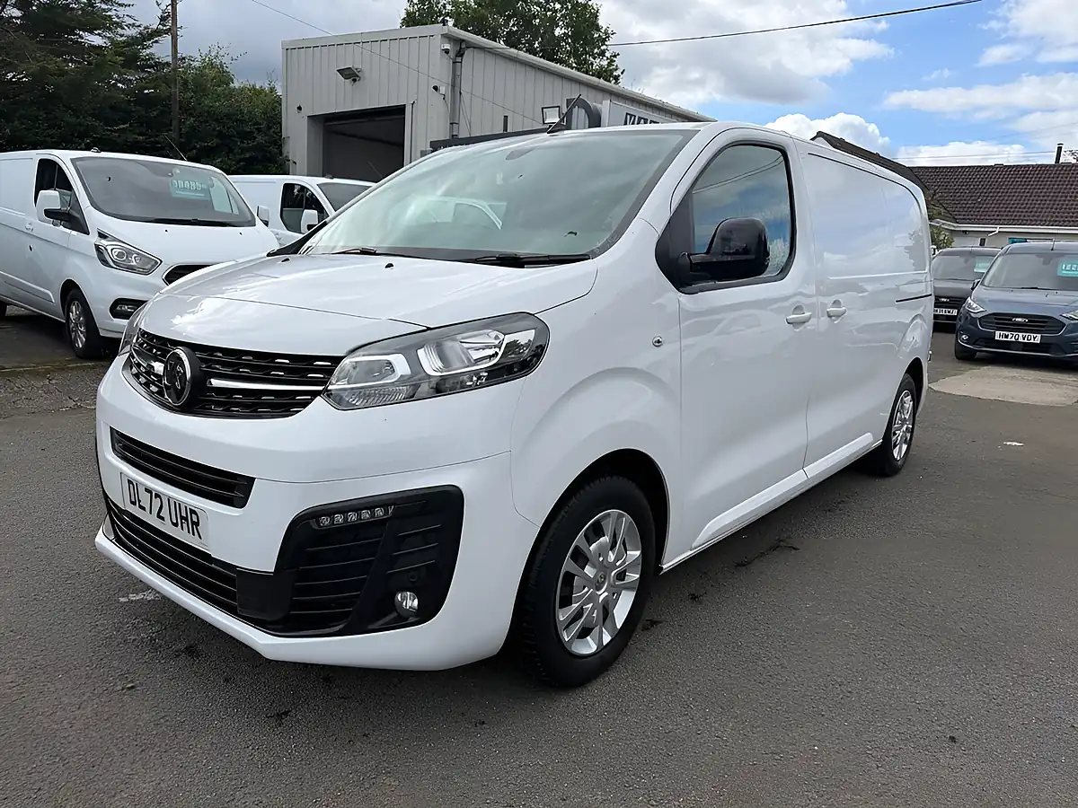 Used 2023 Vauxhall Vivaro Sportive White - Front View