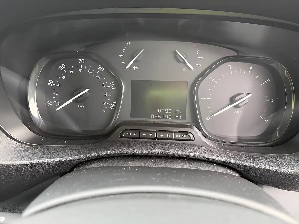 Used 2023 Vauxhall Vivaro Sportive White - Interior and Exterior details 12
