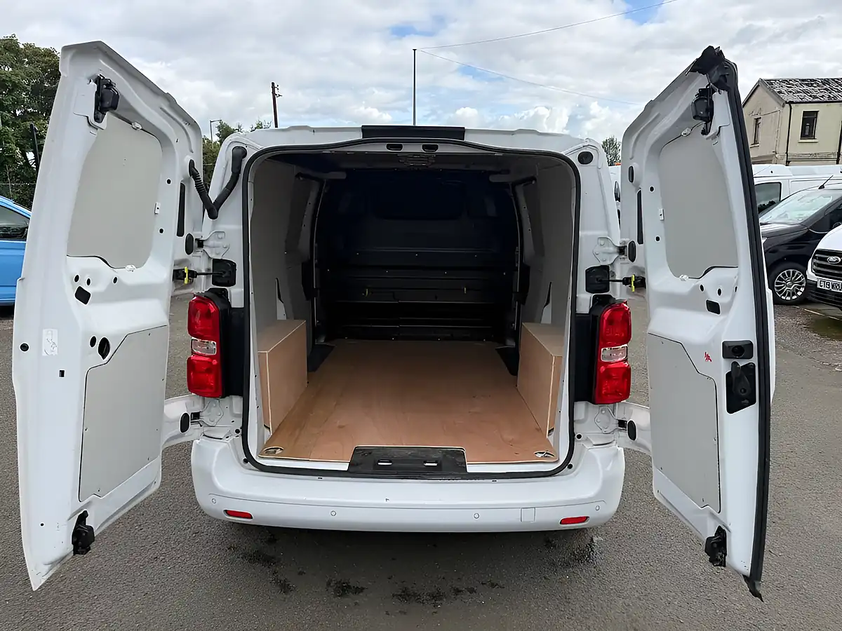 Used 2023 Vauxhall Vivaro Sportive White - Interior and Exterior details 15