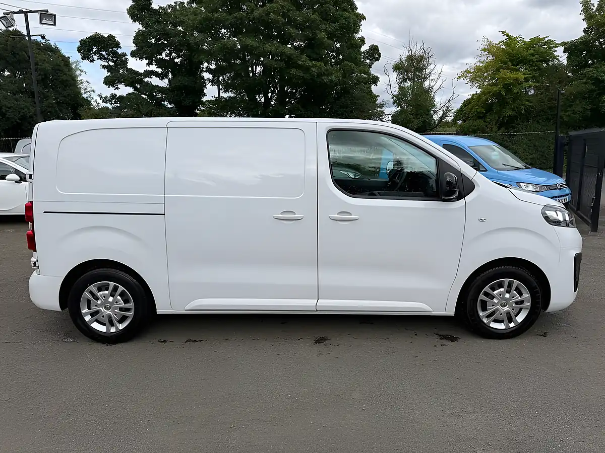 Used 2023 Vauxhall Vivaro Sportive White - Interior and Exterior details 6