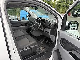 Used 2023 Vauxhall Vivaro Sportive White - Interior and Exterior details 9