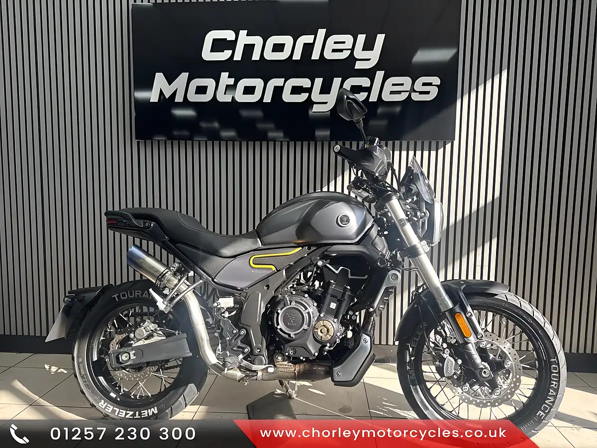 Used 2023 Voge Ac 525 X Black - Front View