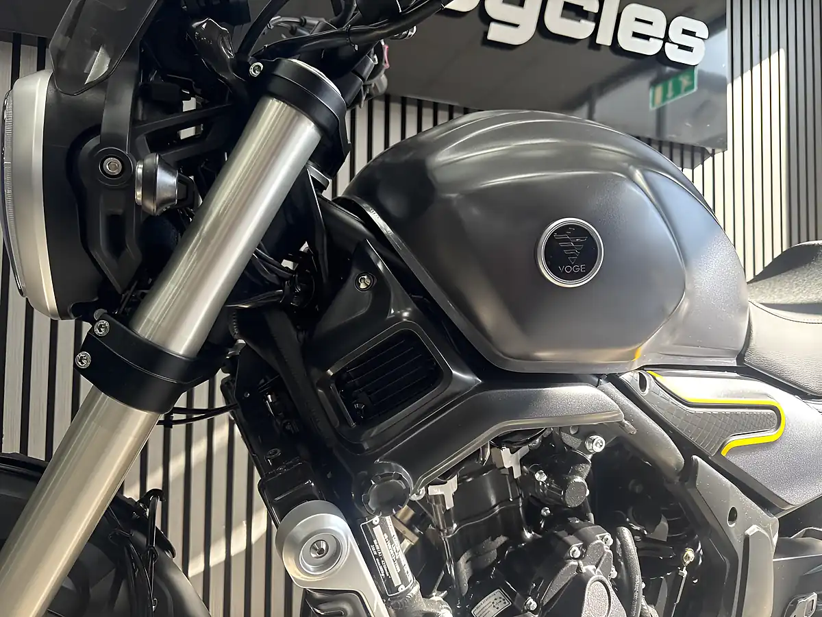 Used 2023 Voge Ac 525 X Black - Interior and Exterior details 15