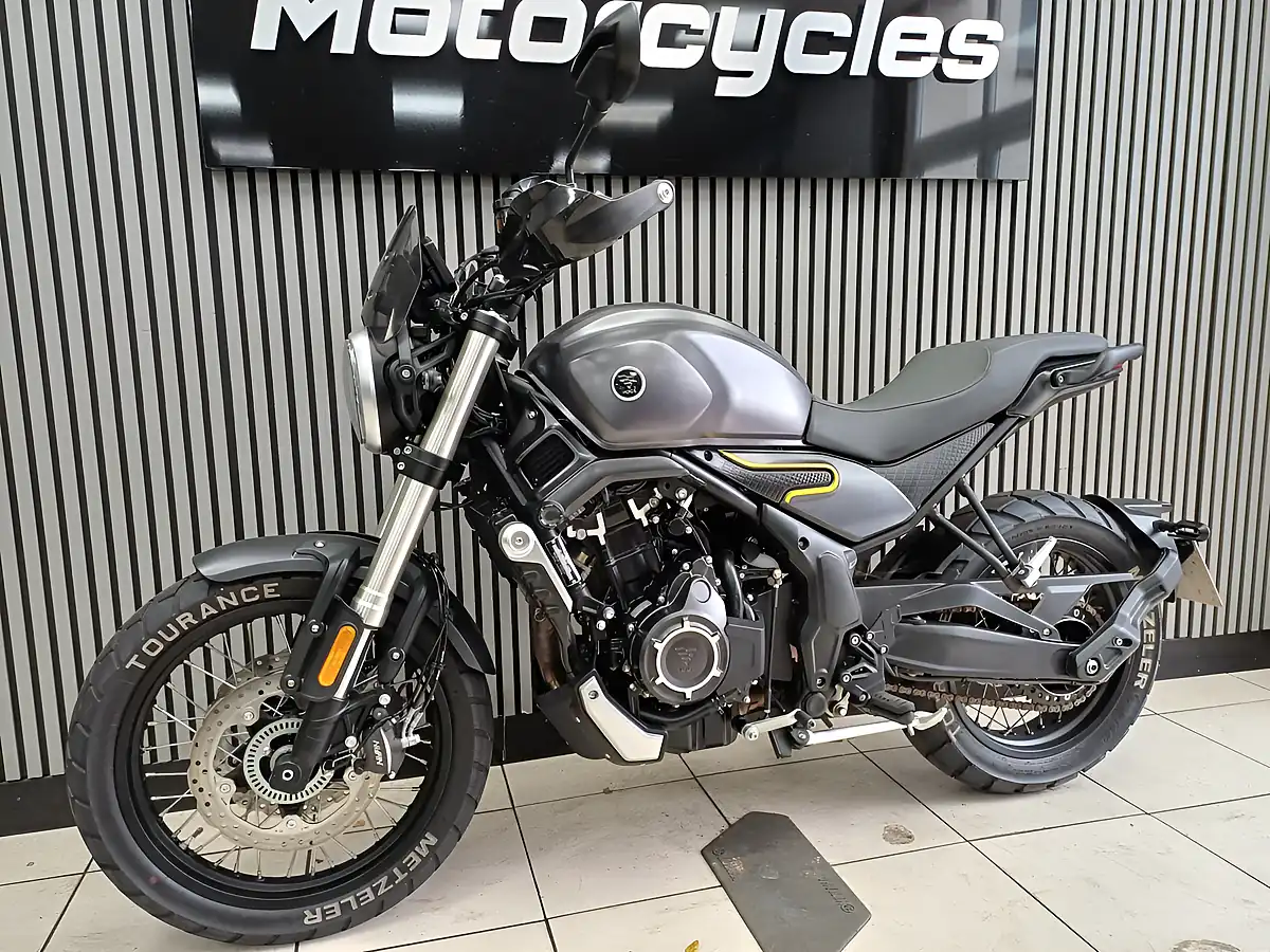 Used 2023 Voge AC525X Adventure Black - Interior and Exterior details 6